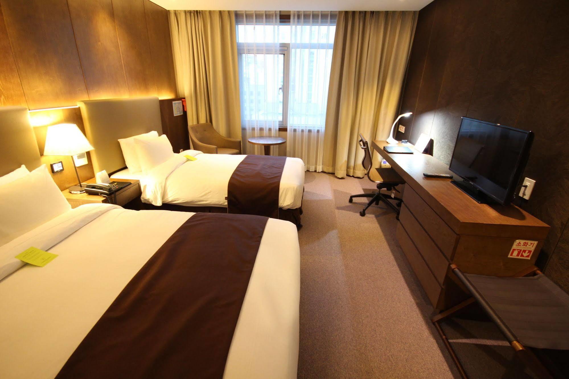 Central Plaza Hotel - Incheon Cityhall Bagian luar foto