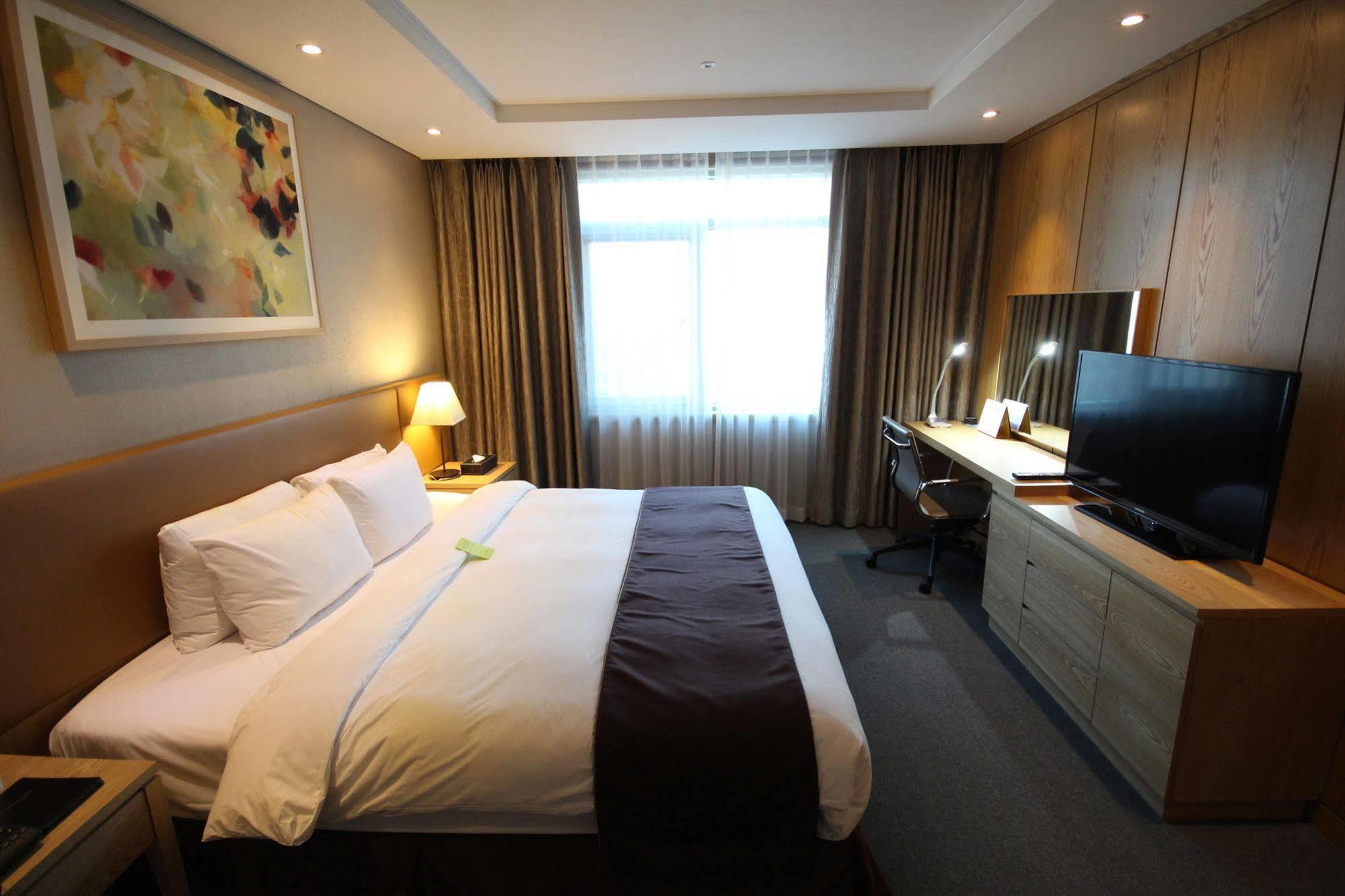 Central Plaza Hotel - Incheon Cityhall Bagian luar foto