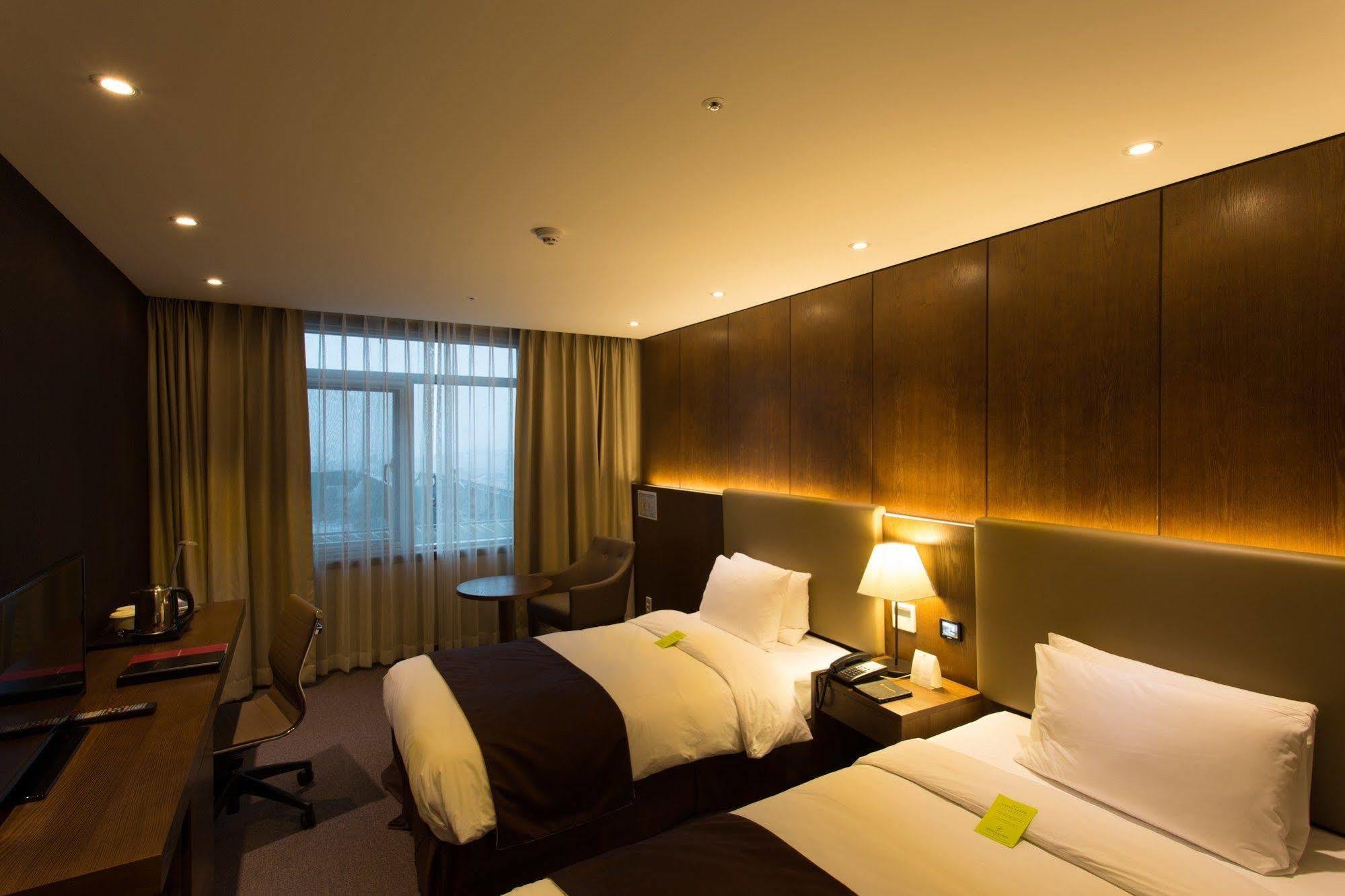 Central Plaza Hotel - Incheon Cityhall Bagian luar foto